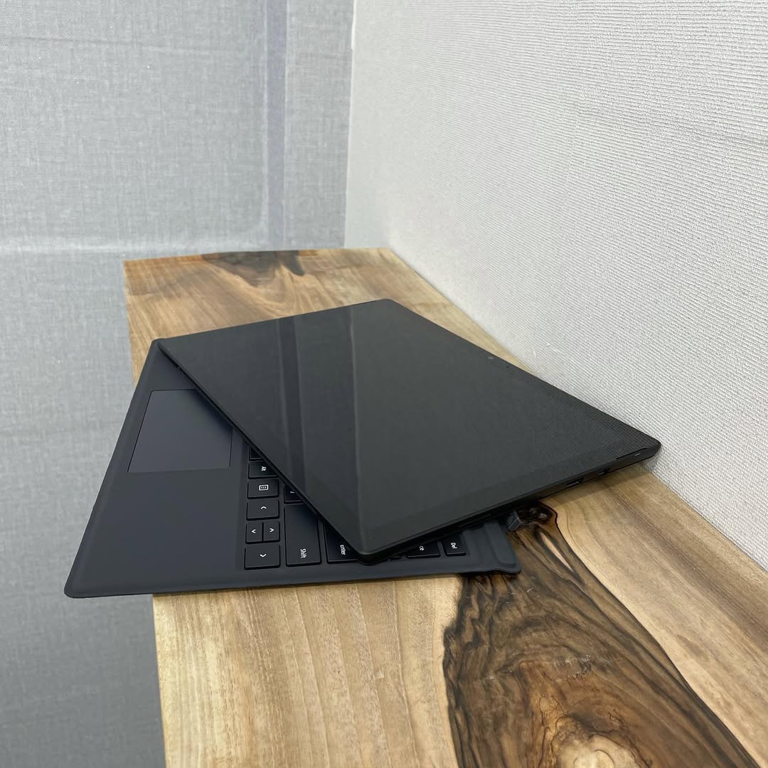 JKoss Surface Pro 6 i7 8th gen – Image 2