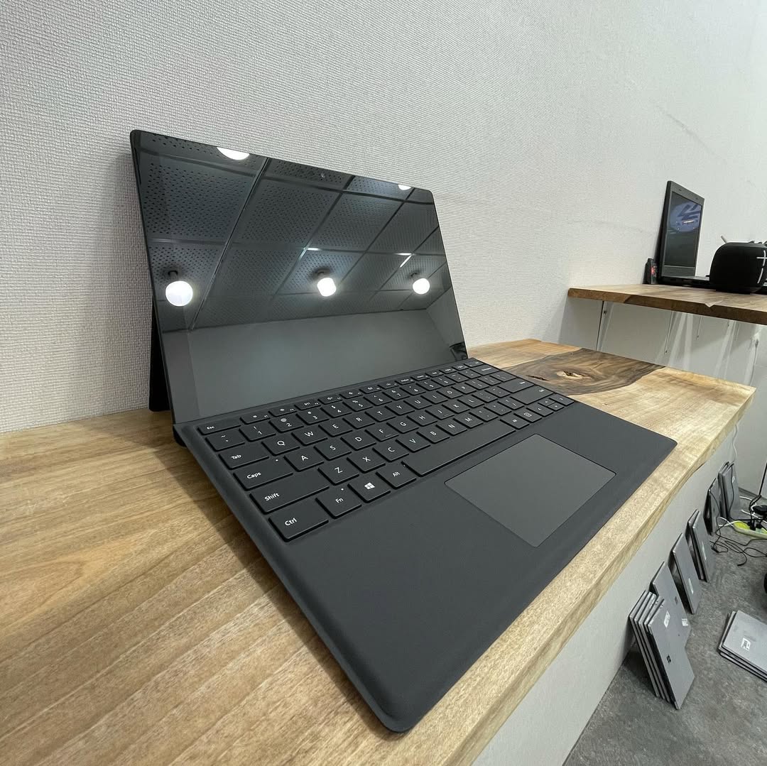 JKoss Surface Pro 6 i7 8th gen – Image 8