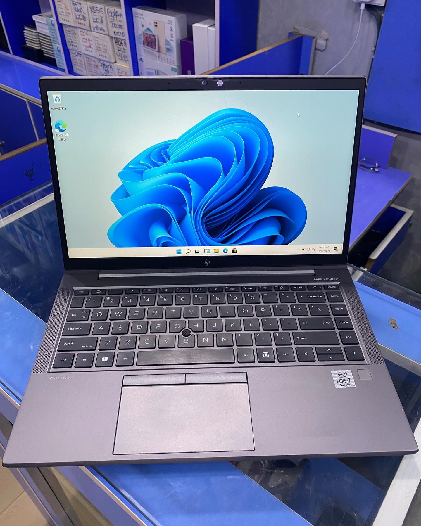 JKoss HP ZBook Firefly 15 G7 mobile workstation 10th gen – Image 3