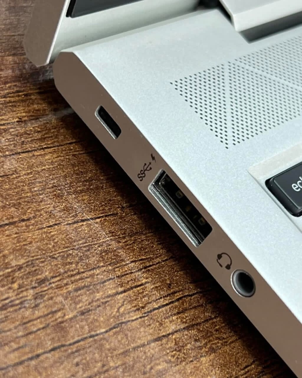 JKoss HP Elitebook 850 G7 i7 10th gen – Image 3