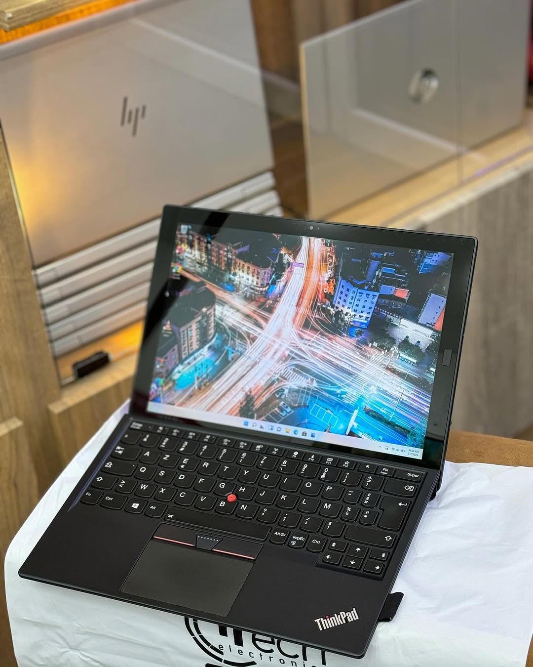 JKoss tablette Lenovo thinkpad i5 7th gen – Image 5
