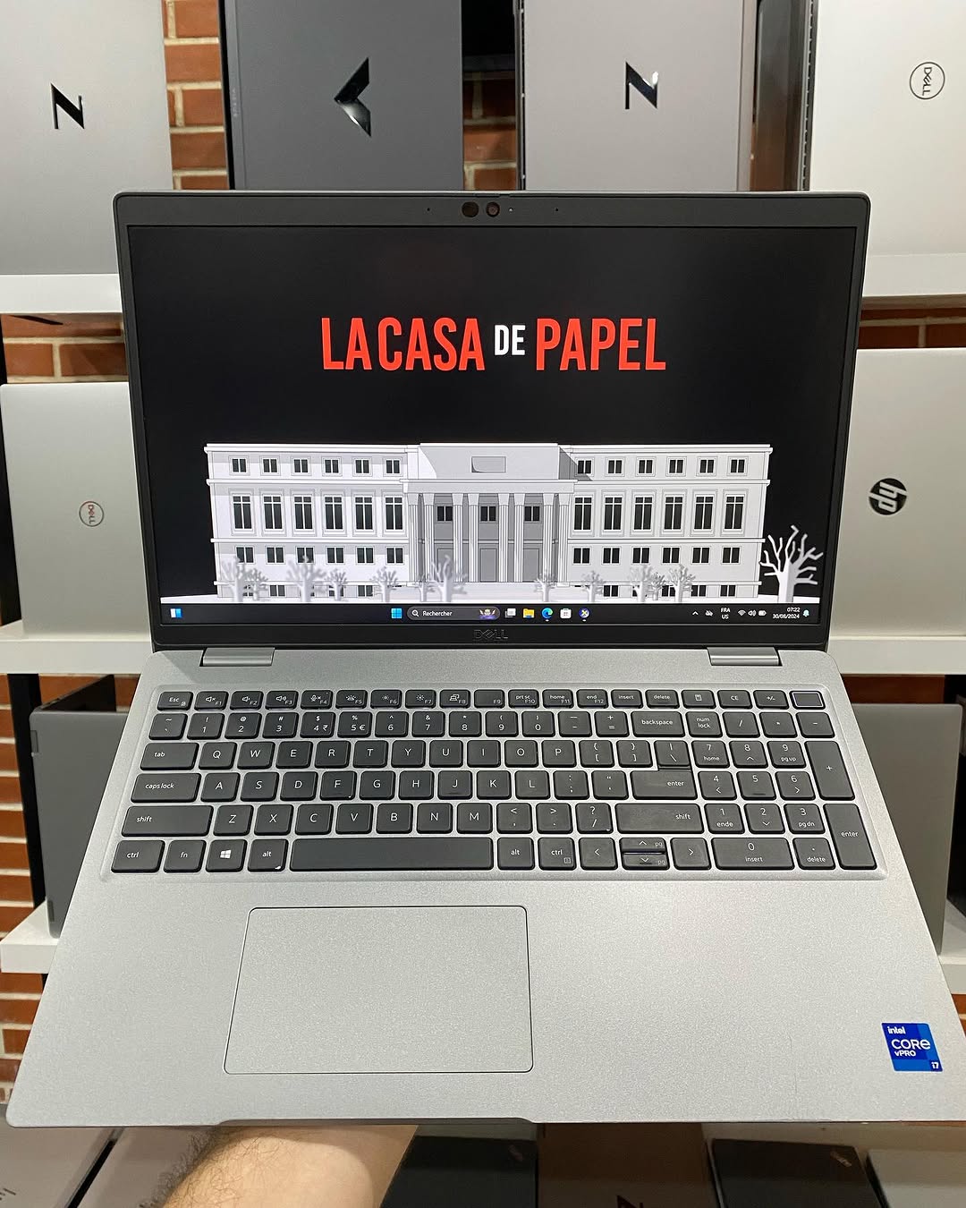 JKoss DELL Latitude 5520 ( version pro) i7 11th gen – Image 2