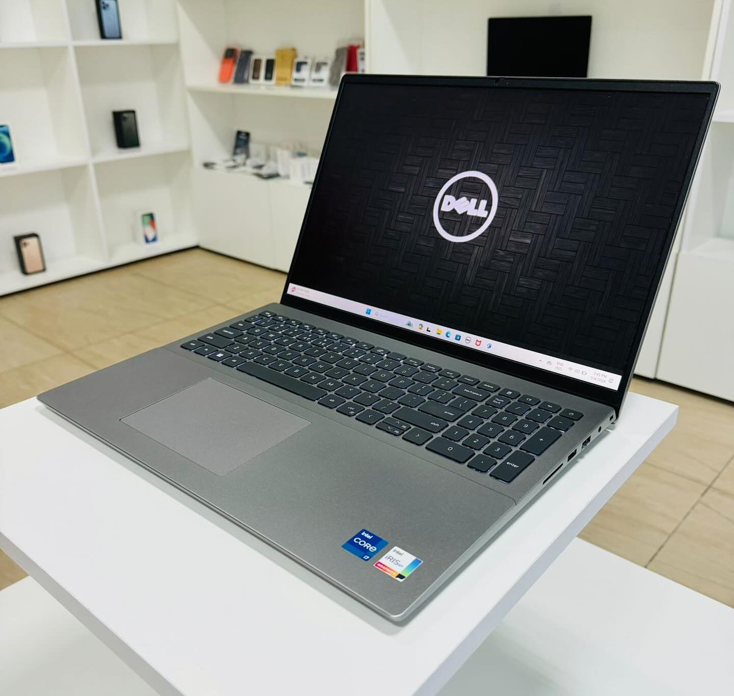 JKoss Ultra slim DELL VOSTRO 5620 i7 12th gen – Image 6