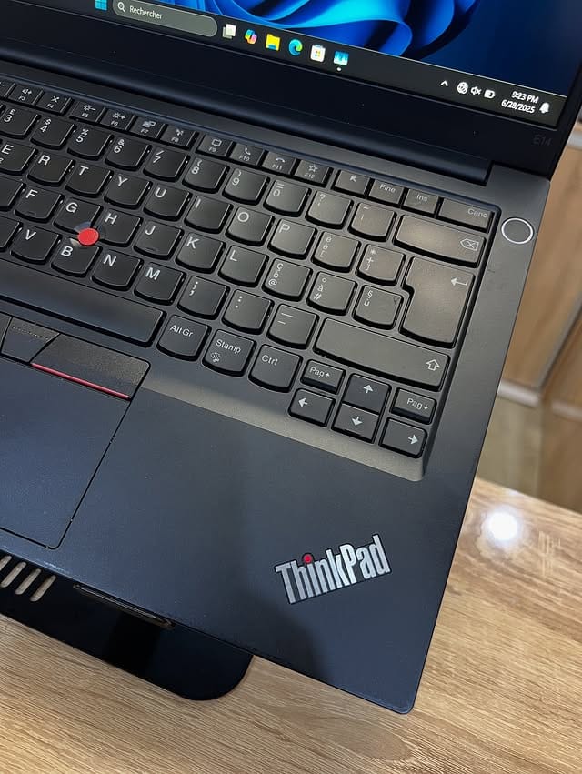 JKoss LENOVO thinkpad E14 AMD Ryzen 5 4700U ( équivalent de i7 10th gen ) – Image 4