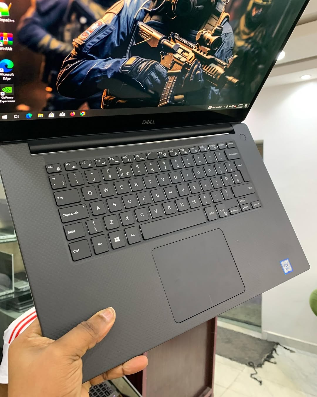 JKoss Mobile workstation Dell XPS 15 9550 Gaming i7 6th gen – Image 2