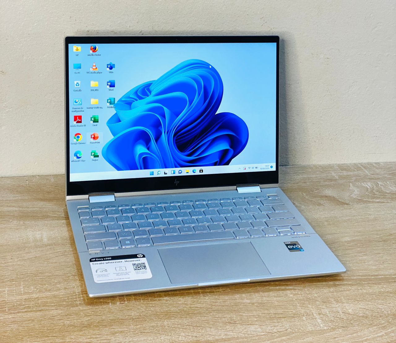 JKoss HP ENVY x360 2-in-1 Laptop -13- bfOxxx i7 12th gen