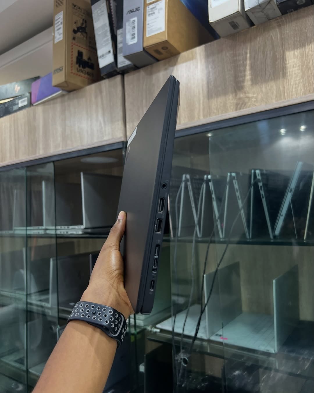 JKoss LENOVO thinkpad T490s i5 8th gen – Image 2