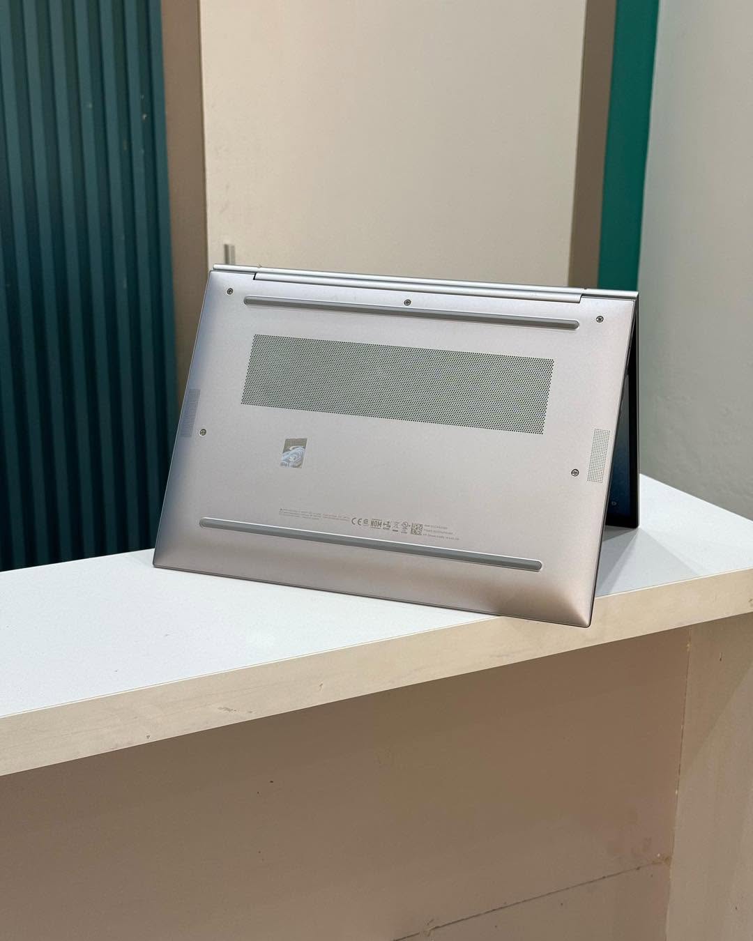 JKoss HP ZBOOK Firefly 14 inch G9 Mobile workstation i5 12th gen – Image 6